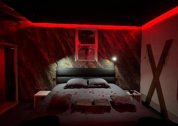 Remiremont Apartment | spa de la quarterelle LOVE ROOM 88 VOSGES
