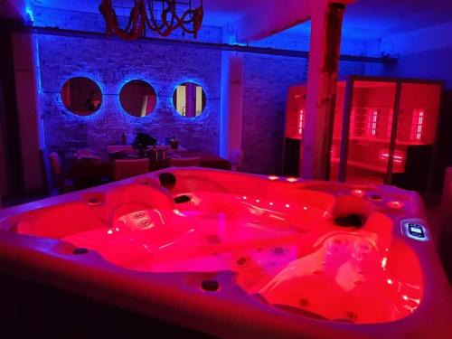 Suedviertel Apartment | SPA industrial Loft in einem ehemaligen Umspannwerk