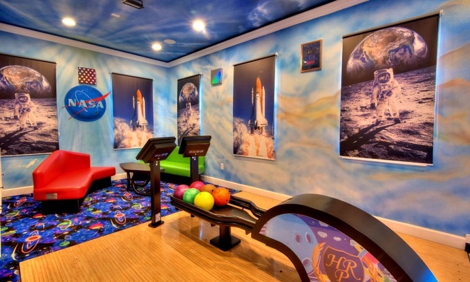 Kissimmee House | Space, World, Sports bowling villas, 42 Bedrooms, 43.5 bathrooms, sleeps 116