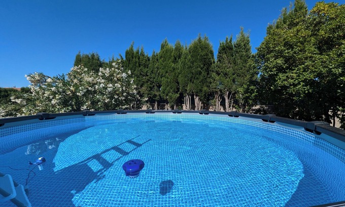 Agde Villa | Spacieux F3 Climatisé, Jardin et Piscine Privatifs, au Calme !