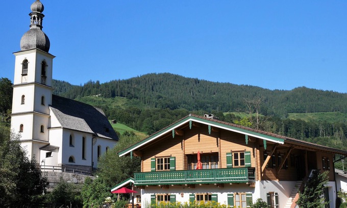 Ramsau Apartment | Spacious holiday loft in the middle of the mountaineering village of Ramsau! Central and quiet!