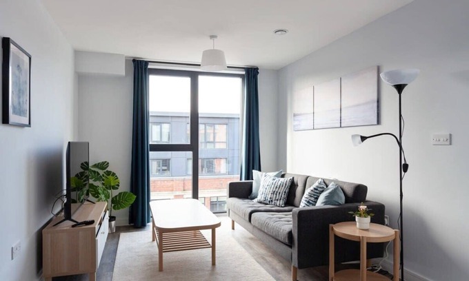 Bordesley Apartment | Spacious 1 Bed Apartment in Central Birmingham
