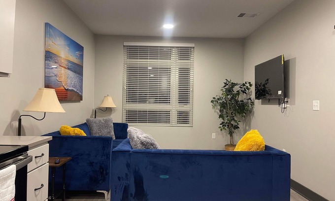 Clarksville Apartment | Spacious 1 Bedroom Apartment w/amazing amenities