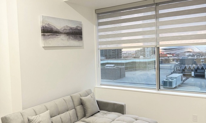 Downtown Edmonton Apartment | Spacious 1 Bedroom with City Views by Rogers
