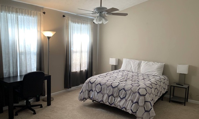 Churchhill Condo | Spacious 1BD/1BR 15 Min from Downtown, 5 Min from PA Turnpike