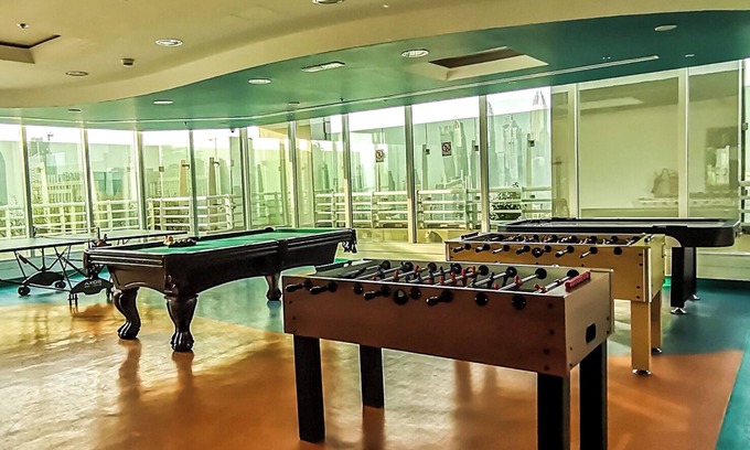 Jumeirah Lake Towers Apartment | Spacious 1BR with Balcony in JLT