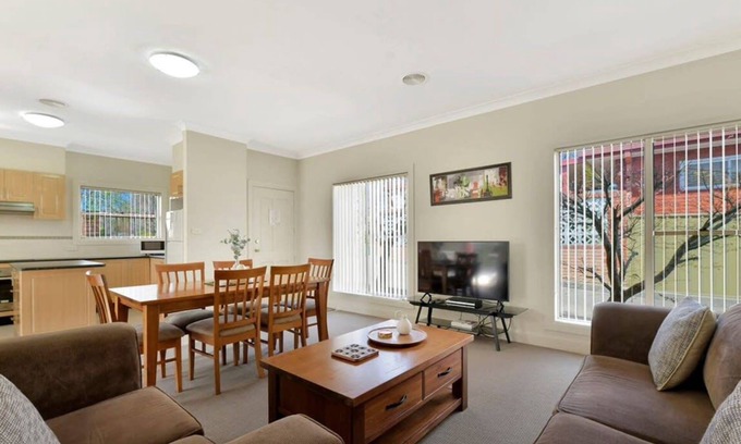 Orange Villa | Spacious 2 Bed, 2 Bath Villa| CBD Location