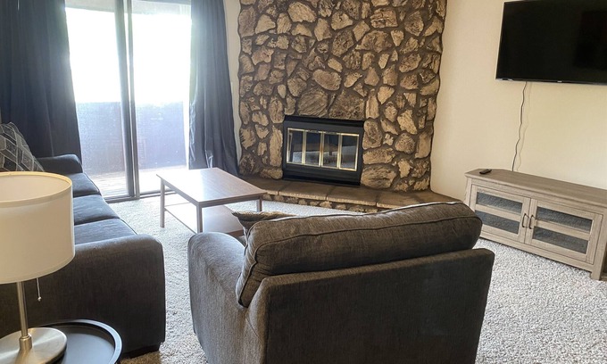 Bloomington Condo | Spacious 2 Bed Condo, Pet Friendly