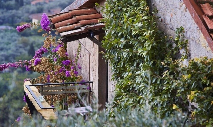 Camaiore House | Spacious 2-bedroom apt. with valley view in medieval hamlet