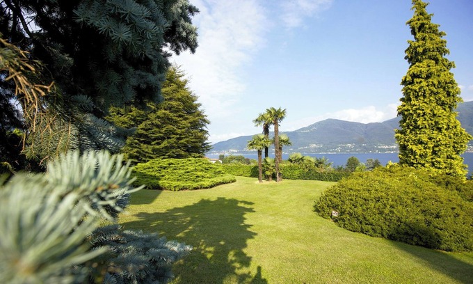 Porto Valtravaglia Apartment | Spacious 2-room apartment with about 1. 300 m² large well-kept garden plot