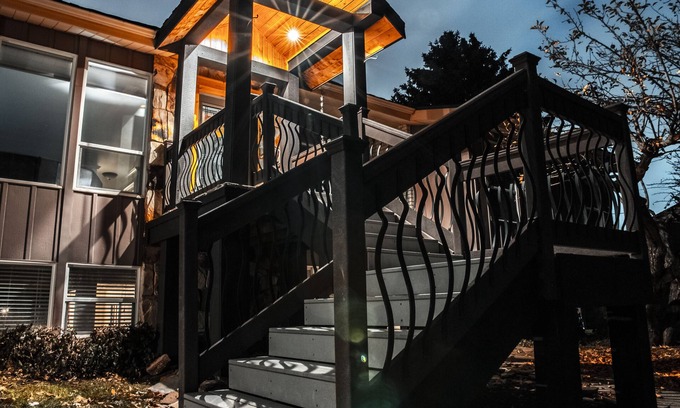 Sandy House | Spacious 2000 ft² Nestled at Mouth of Canyon w/Mtn View ★MONTHLY DISCOUNT★