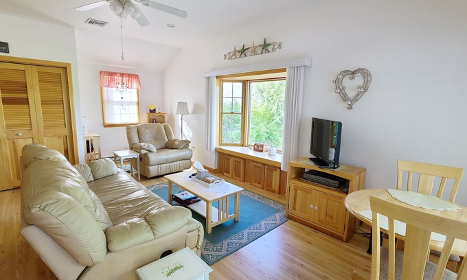Wellfleet House | Spacious 2BD Cottage-Central A/C, Close to Marconi Beach & Cape Cod Rail Trail for Biking, Walking