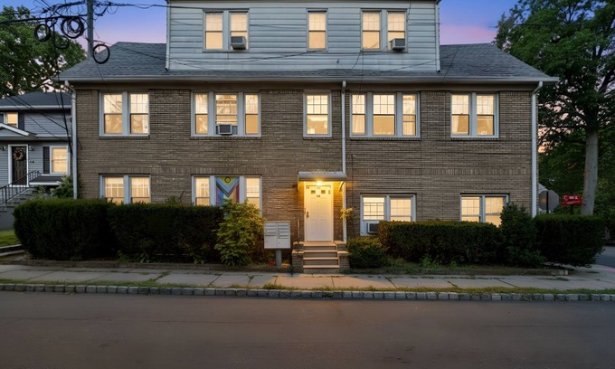 Bloomfield Apartment | Spacious 2BR Condo Near NYC & Newark