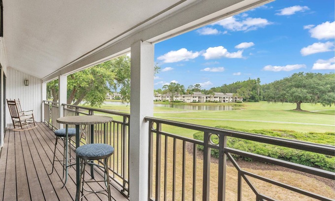 Wesley Chapel Condo | Spacious 2BR Golf View Condo w/2 En Suites, Patio & Smart TVs – Perfect for Family or Golf Getaways