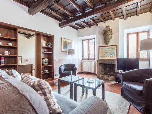 Rione V Ponte Apartment | Spacious 2BR in the historic center