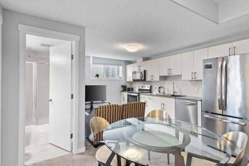 Southwest Edmonton Apartment | Spacious 2BR Suite - SW Edmonton