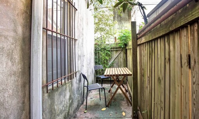 Graduate Hospital Apartment | Spacious 2BR w/Private Yard
