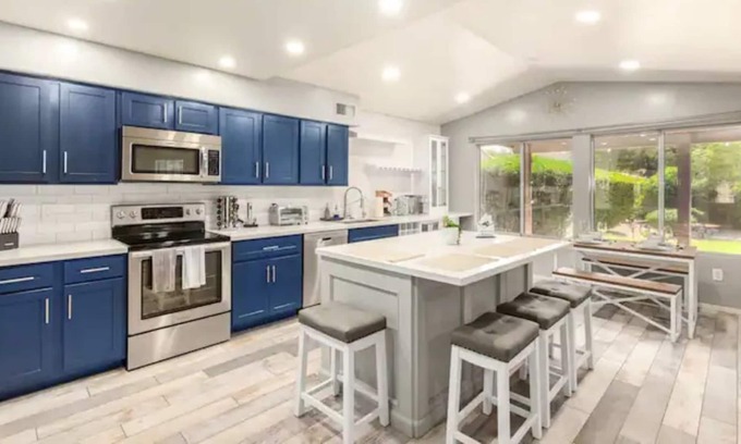 Paradise Valley Village House | Spacious 3 Bed/3 Bath 2500sqft | Newly Remodeled