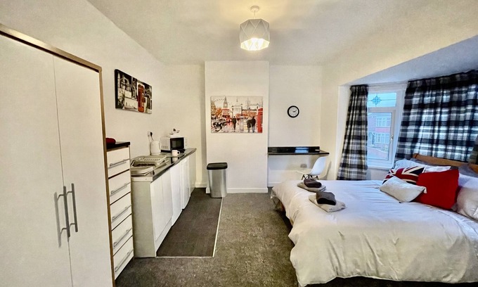 Darlington House | Spacious 3-bed House in Darlington