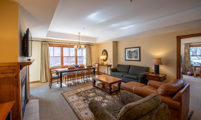 Crested Butte Apartment | Spacious 3 Bedroom Condo with Balcony in Mountaineer Square condo
