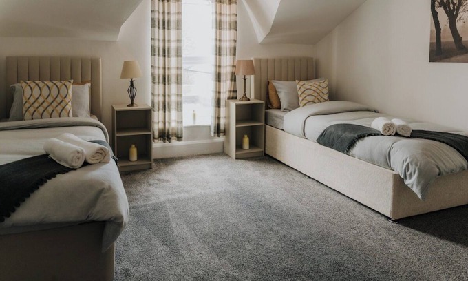Sunderland House | Spacious 3 bedroom house contractor accommodation