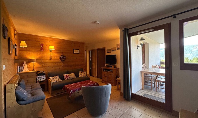 Les Esserts Apartment | Spacious 3-bedroom Ski-in/Ski-out Apartment with WIFI