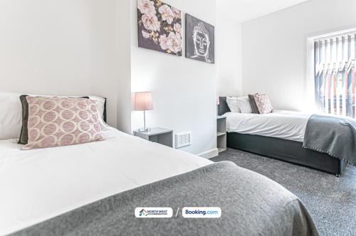Chorley House | Spacious 3 BR House in PR6 Free Parking & WiFi Sleeps 6