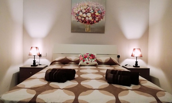 Marsalforn Apartment | SPACIOUS 3 MIN from beach. 1 bedroom Apartment.
