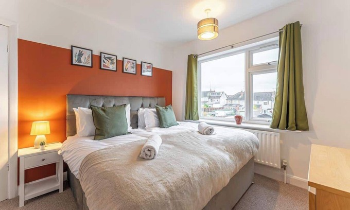 Tatenhill House | Spacious 3bed with parking Near NEC&BHX Airport