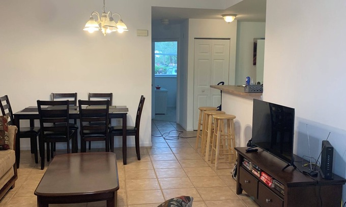 Iona Apartment | Spacious 3bedroom apartment with fitness room pool jacuzzi in Fort Myers Florida