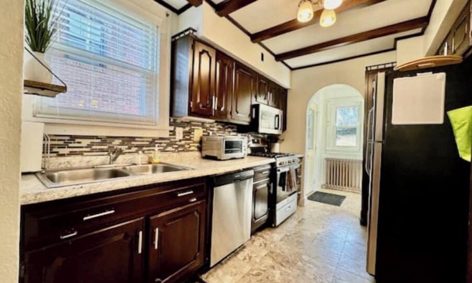 Mount Lebanon House | Spacious 3BR Home w/Movie Theater!nn