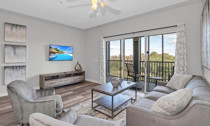 West Kissimmee Apartment | Spacious 3BR Near Disney - Pool and Hot Tub!