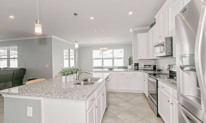 Sanford House | Spacious 4 Bed Home near Orlando Gated+Pool Access