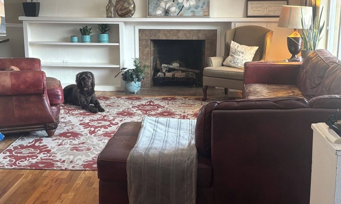 Canyon Rim House | Spacious 4-bedroom house with WiFi, outdoor patio, 5 min to Canyons, home office