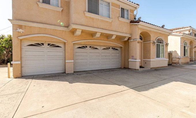 Monterey Park House | Spacious 4-bedroom 4-bathroom house with parking & AC in fabulous Monterey Park