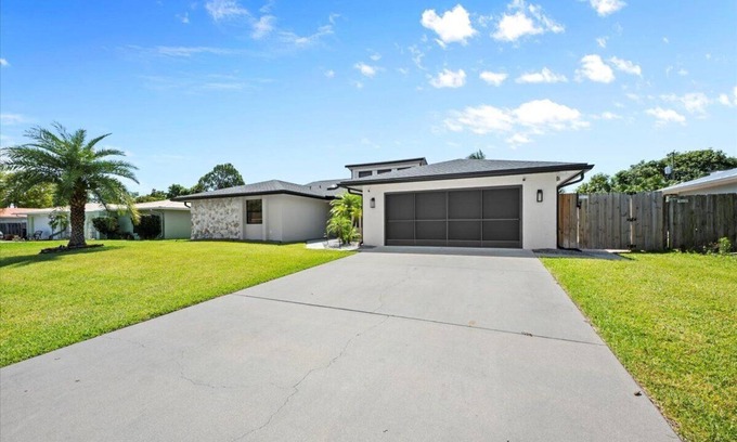 Port Saint Lucie House | Spacious 4-bedroom house with WiFi, AC in enjoyable Port St. Lucie
