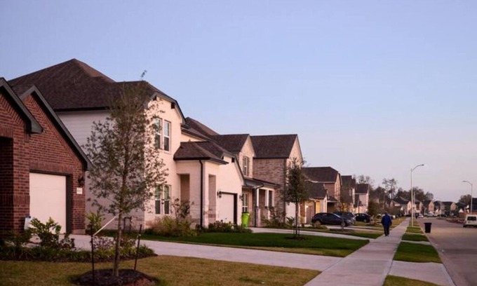Pecan Grove House | Spacious 4-bedroom charming modern home in Richmond Tx