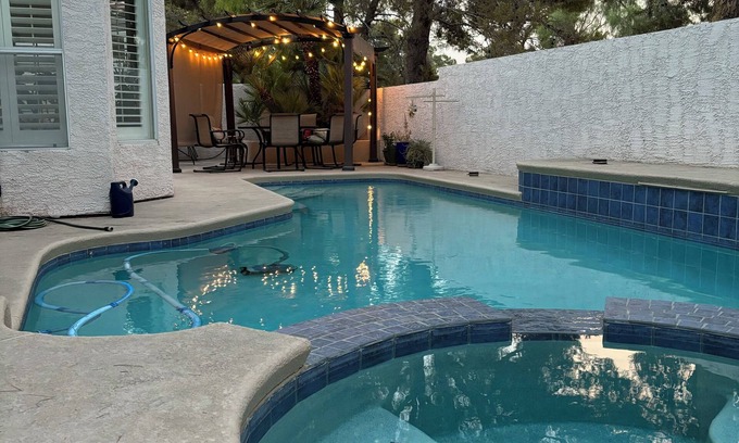 Desert Shores House | Spacious 4-bedroom house with pool and hot tub in amazing Las Vegas
