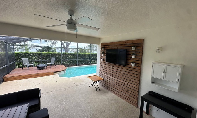 Four Corners House | Spacious 4-bedroom house close to Disney !