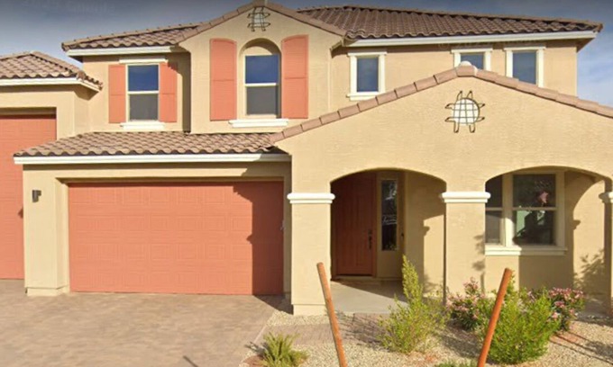Surprise House | Spacious 4-bedroom house with AC, WiFi in charming Surprise