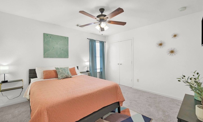 Tomball House | Spacious 4-bedroom house with AC, hot tub, and WiFi in welcoming Tomball