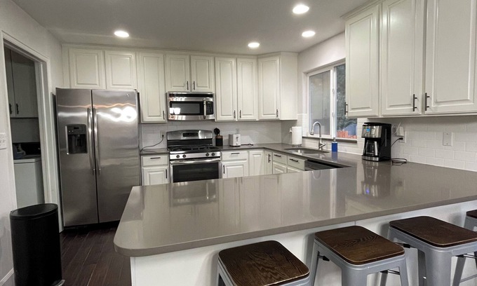Provo House | Spacious 4-bedroom house in quiet Orem! Family and pet friendly!