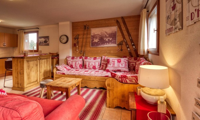 Les Esserts Apartment | Spacious 4-Bedroom Mountain Apartment, Ski-In/Ski-Out, Sleeps 10