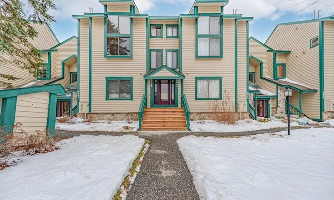 Seven Springs Condo | Spacious 4-bedroom ski-in/ski-out condo on Seven Springs Mountain Resort