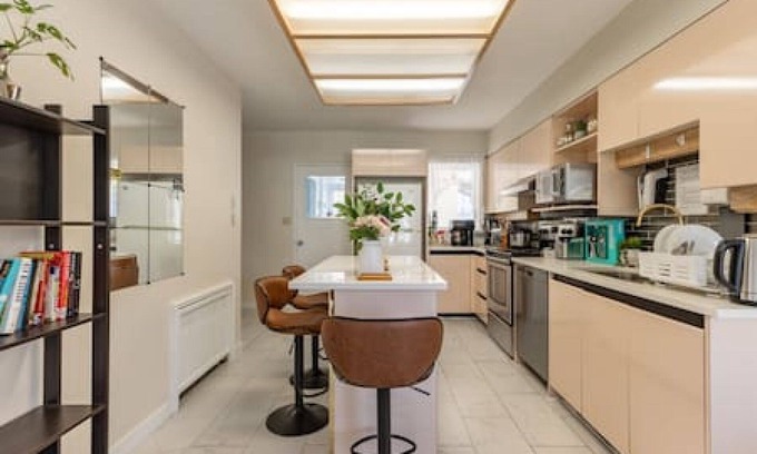 Shaughnessy House | Spacious 4BD Family Home!