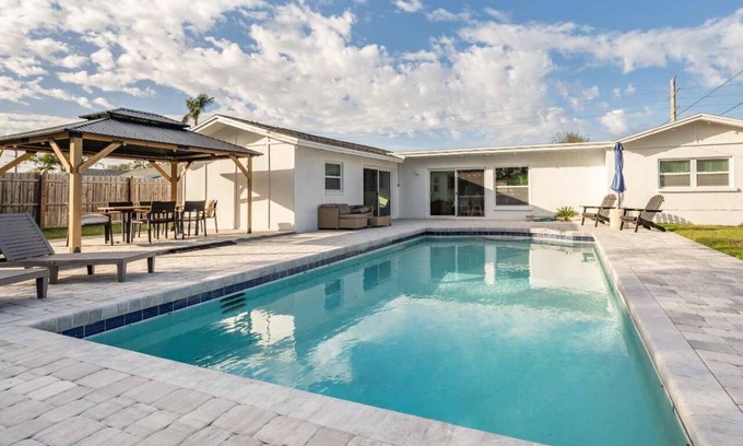West Bradenton House | Spacious 4BR Oasis w/Pool Near Anna Maria Island