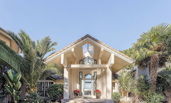 Jacks Peak House | Spacious 5-bedroom estate in Carmel with Large Outdoor Entertaining Spaces