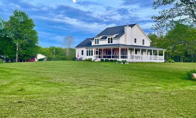 Rock Creek House | Spacious 5-bedroom house with WiFi, AC in delightful Rock Creek