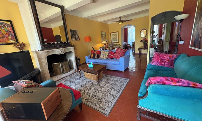 Carces House | Spacious 5-bedroom Home with AC, pool, WiFi and more in charming Carcès