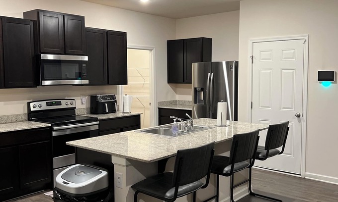 Church Street House | Spacious 5-bedroom house within minutes of the ATL Airport